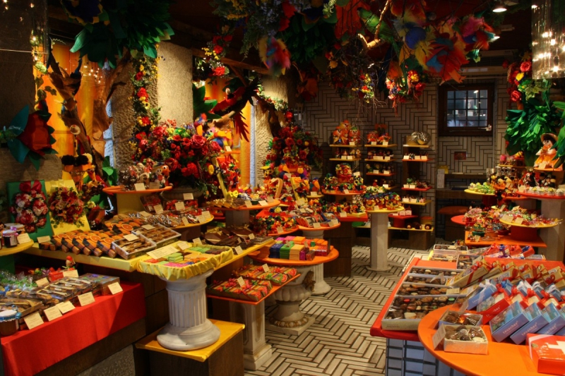 ecommerce-LE CASTELLET-min_candy_store_chocolate_shop_chocolate_switzerland-393515